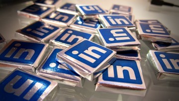 LinkedIn is shutting down its Chinese spinoff InCareer and laying off 716 employees