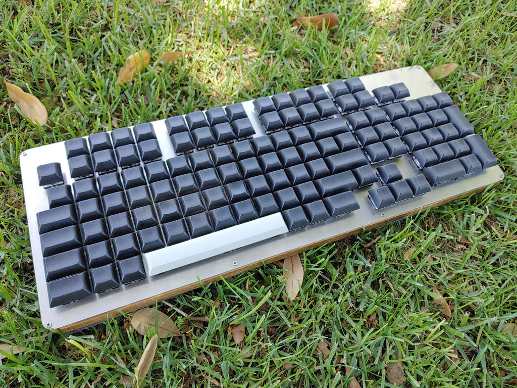 Huge Hand-Wired Ortho is a Beautiful Battleship Keyboard